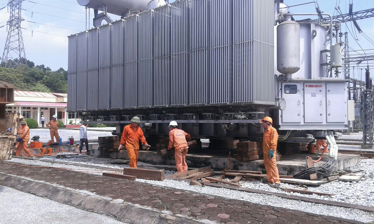 Công trình: Xử lý MBA 220kV-125MVA nặng 200 tấn bị lún nghiêng về trạng thái cân bằng tại trạm 220kV Yên Bái.